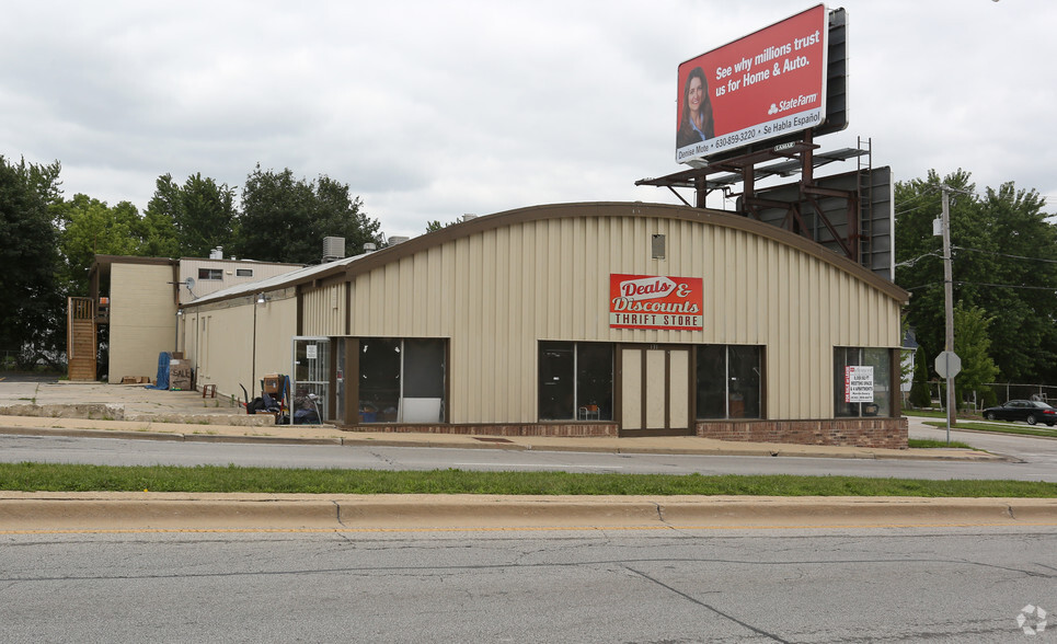 131 W Illinois Ave, Aurora, IL for sale - Primary Photo - Image 1 of 42