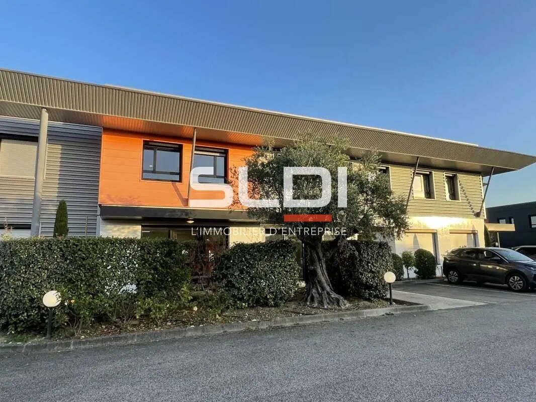 Light Industrial in Saint-Priest to rent Building Photo- Image 1 of 9