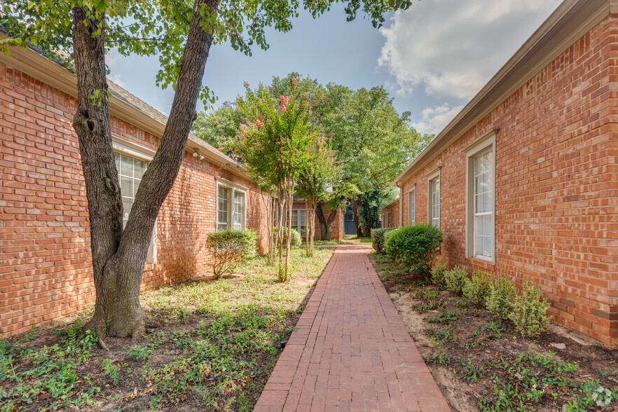 1010 NW Grand Blvd, Oklahoma City, OK for rent - Building Photo - Image 2 of 7