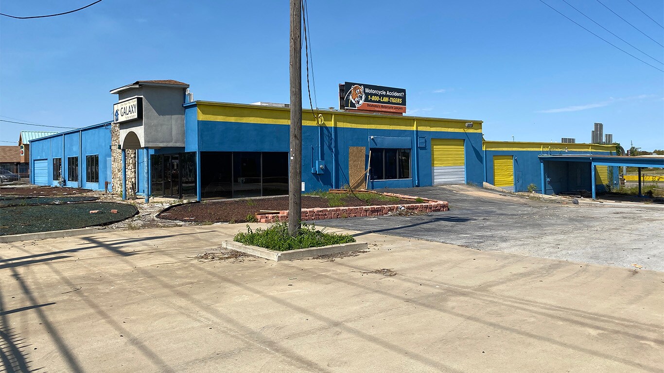 7801 E Admiral Pl, Tulsa, OK for sale Building Photo- Image 1 of 1