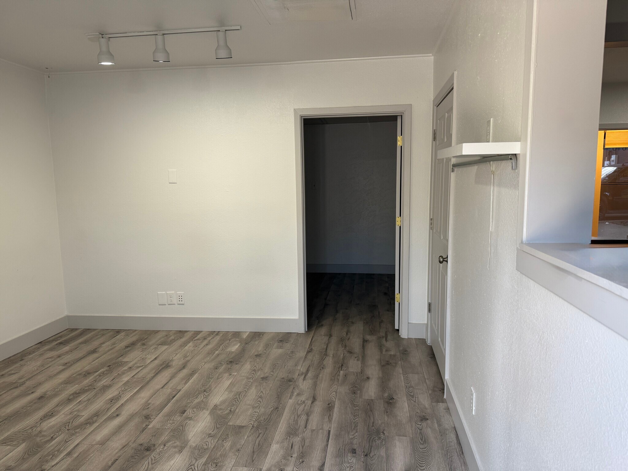 800-810 W State St, Garland, TX to rent Building Photo- Image 1 of 9