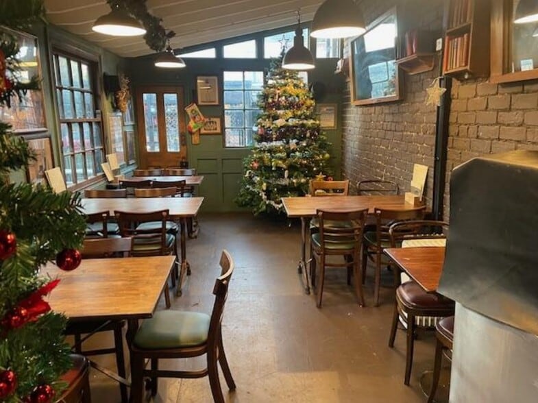 48-50 Newland Av, Hull for sale - Interior Photo - Image 2 of 10