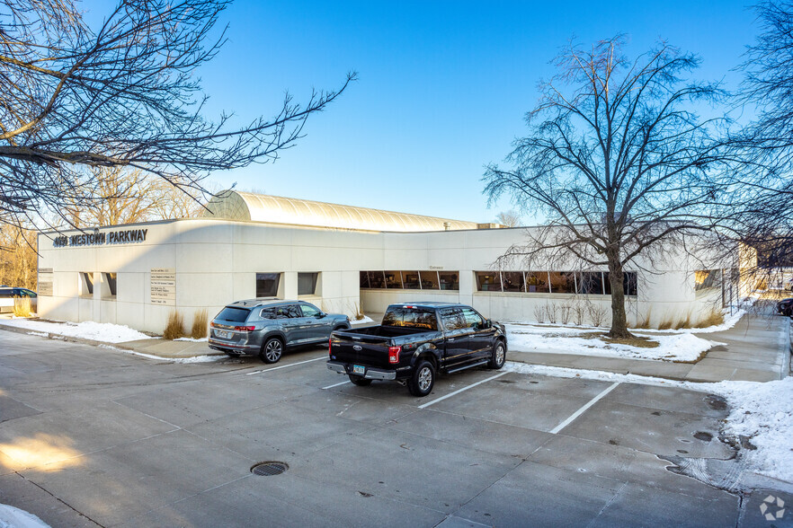 4090 Westown Pky, West Des Moines, IA for sale - Primary Photo - Image 1 of 5