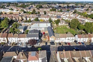 42-44 Napier Rd, Gillingham to rent - Primary Photo - Image 1 of 2