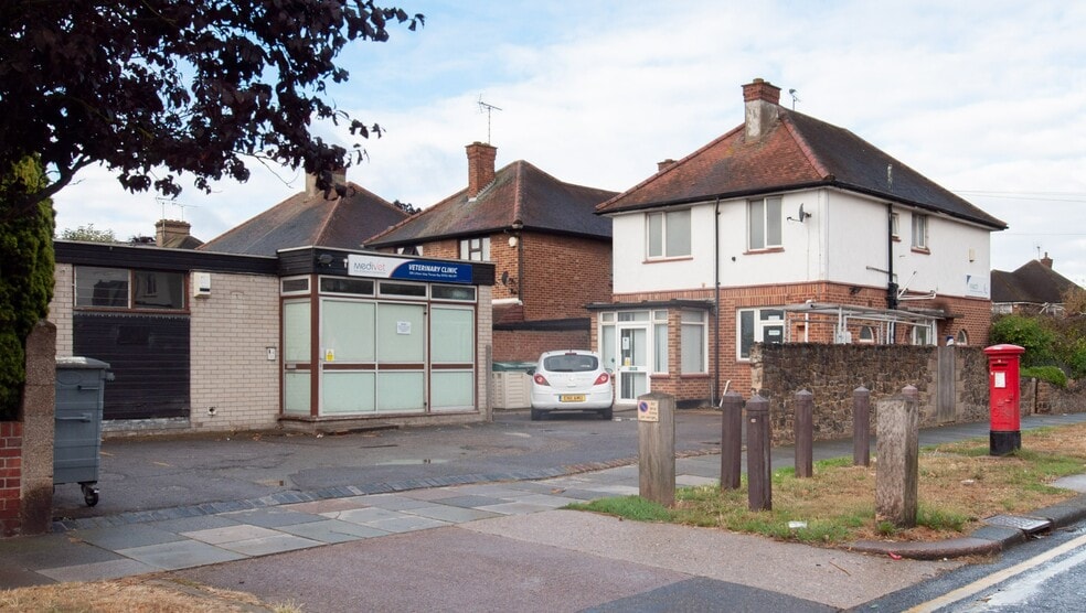 106 Lifstan Way, Southend On Sea for sale - Primary Photo - Image 1 of 1