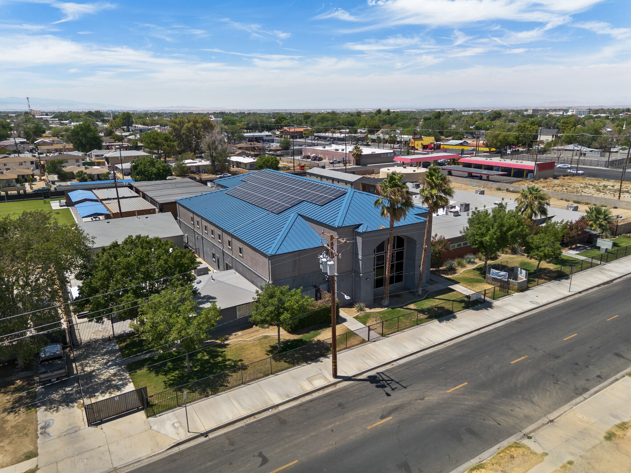 44339 Beech Ave, Lancaster, CA to rent Primary Photo- Image 1 of 45