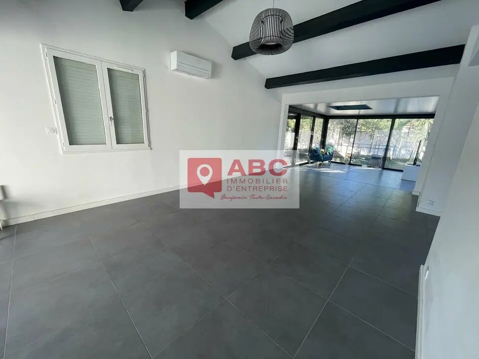 Vente Bureaux 167 m² - Photo 1