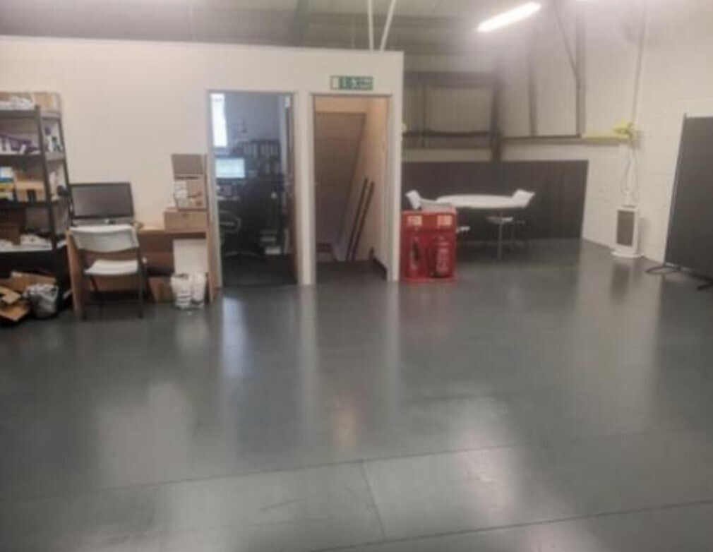 Martinfield, Welwyn Garden City to rent Interior Photo- Image 1 of 4