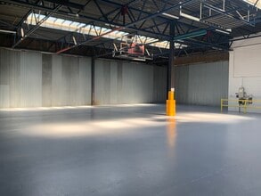 29 Blundells Rd, Milton Keynes to rent Interior Photo- Image 2 of 5