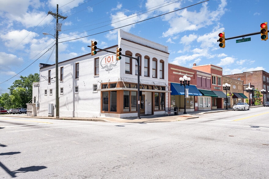 101 W Main St, Union, SC for sale - Building Photo - Image 1 of 29
