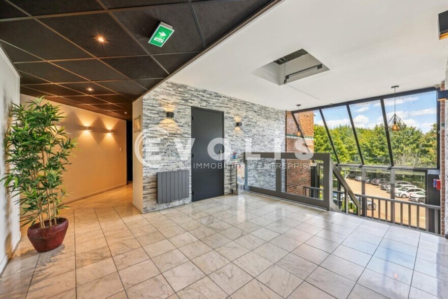 Office in Lognes to rent - Lobby - Image 3 of 12