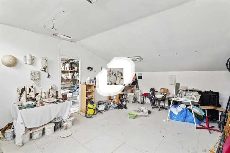 Light Industrial in Romainville for sale - Interior Photo - Image 2 of 13