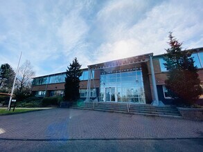 3 Dove Wynd, Bellshill to rent Building Photo- Image 1 of 4