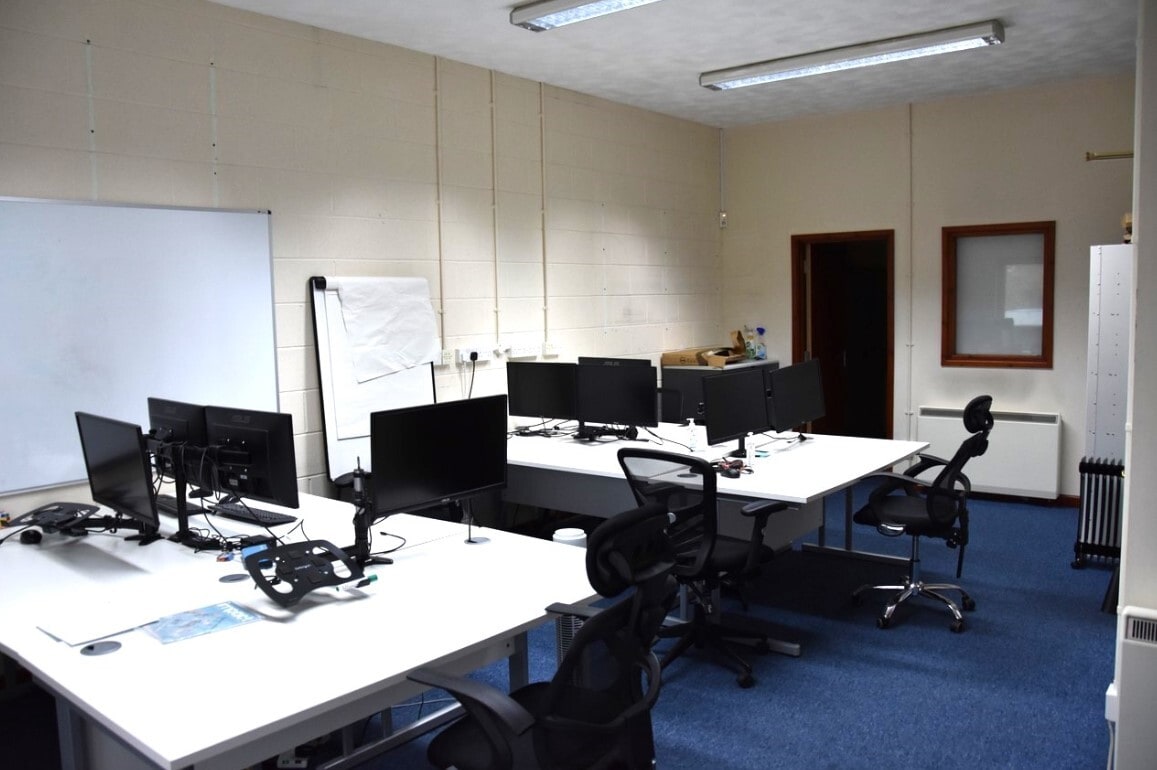 Office in 2 Woodburn Terrace, Newcastle Emlyn to rent Interior Photo- Image 1 of 12