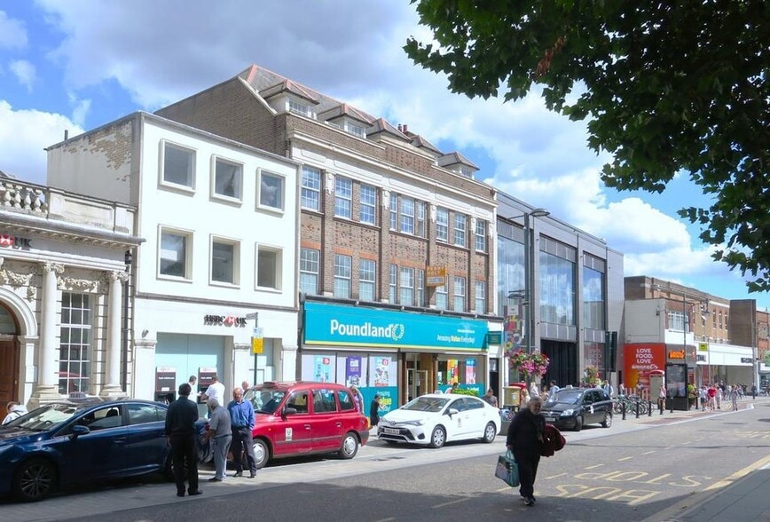 77-79 High St, Watford to rent - Building Photo - Image 2 of 12