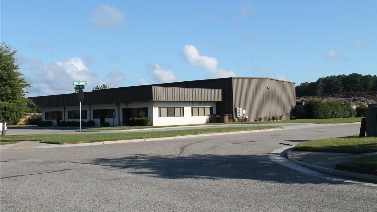 2592 Mulch Landing Rd, Virginia Beach 23453 UK