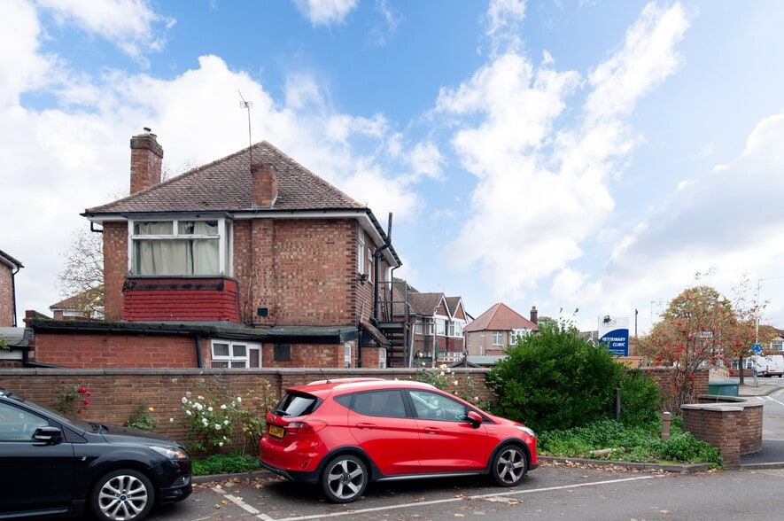 102 Nield Rd, Hayes to rent - Building Photo - Image 3 of 5