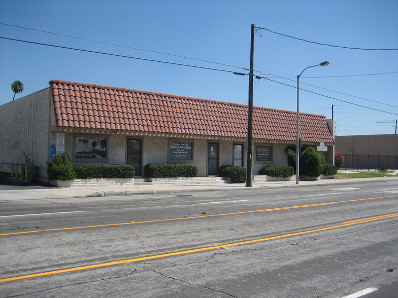 445-475 S Arrowhead Ave, San Bernardino, CA for rent - Building Photo - Image 1 of 14