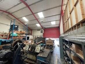 Lower Philips Rd, Blackburn to rent Interior Photo- Image 2 of 5