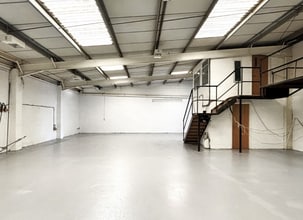 Alstone Ln, Cheltenham to rent Interior Photo- Image 2 of 2