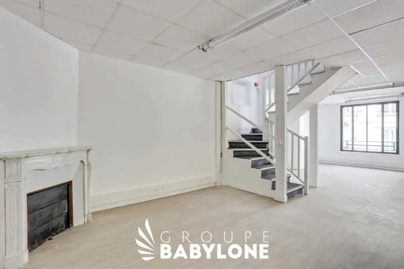 Office in Montrouge to rent Building Photo- Image 1 of 14