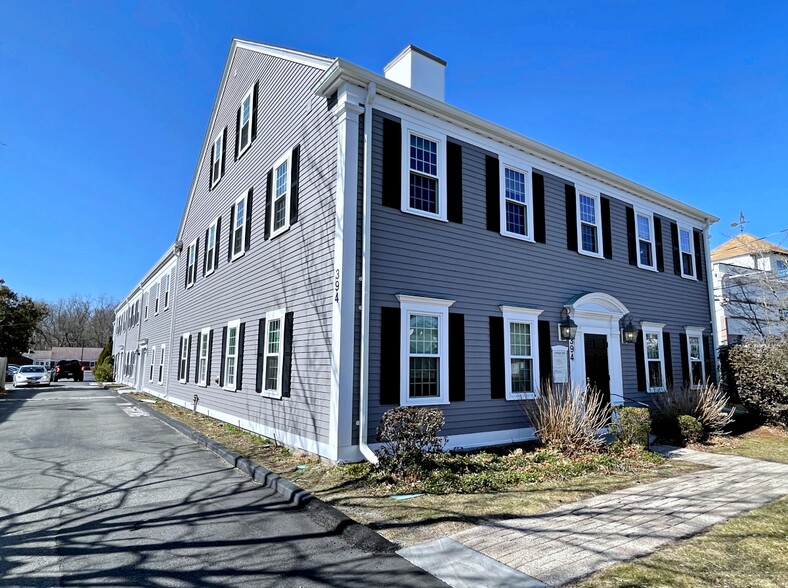 394 Lowell St, Lexington, MA for rent - Building Photo - Image 1 of 30