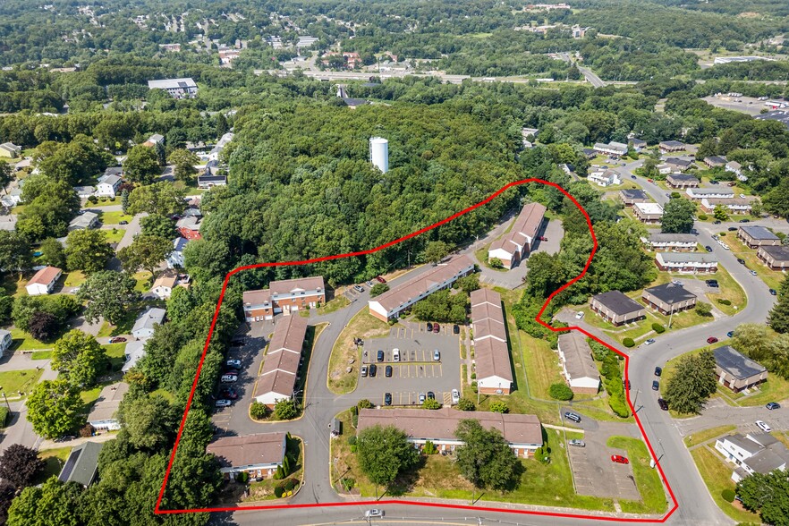 495 Scott Rd, Waterbury, CT for sale - Primary Photo - Image 2 of 16