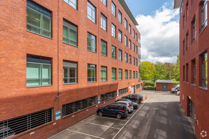 Southernhay Gdns, Exeter to rent - Building Photo - Image 2 of 29