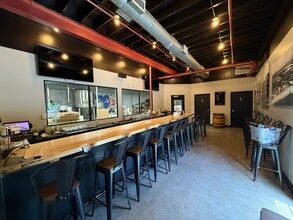 1110 NE 8th Ave, Fort Lauderdale, FL to rent Interior Photo- Image 2 of 11