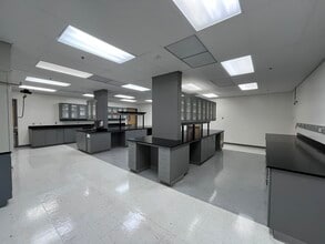 319 N Bernardo Ave, Mountain View, CA to rent Interior Photo- Image 2 of 3