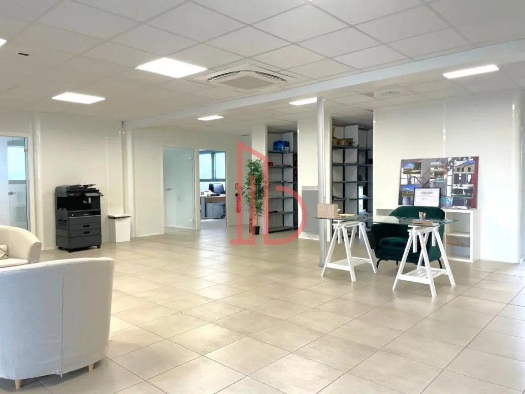 Office in Bruges to rent Building Photo- Image 1 of 8