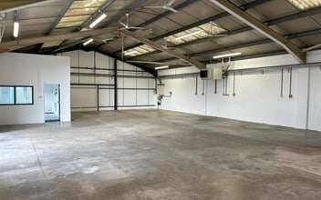 Clinton Rd, Leominster to rent Interior Photo- Image 1 of 3