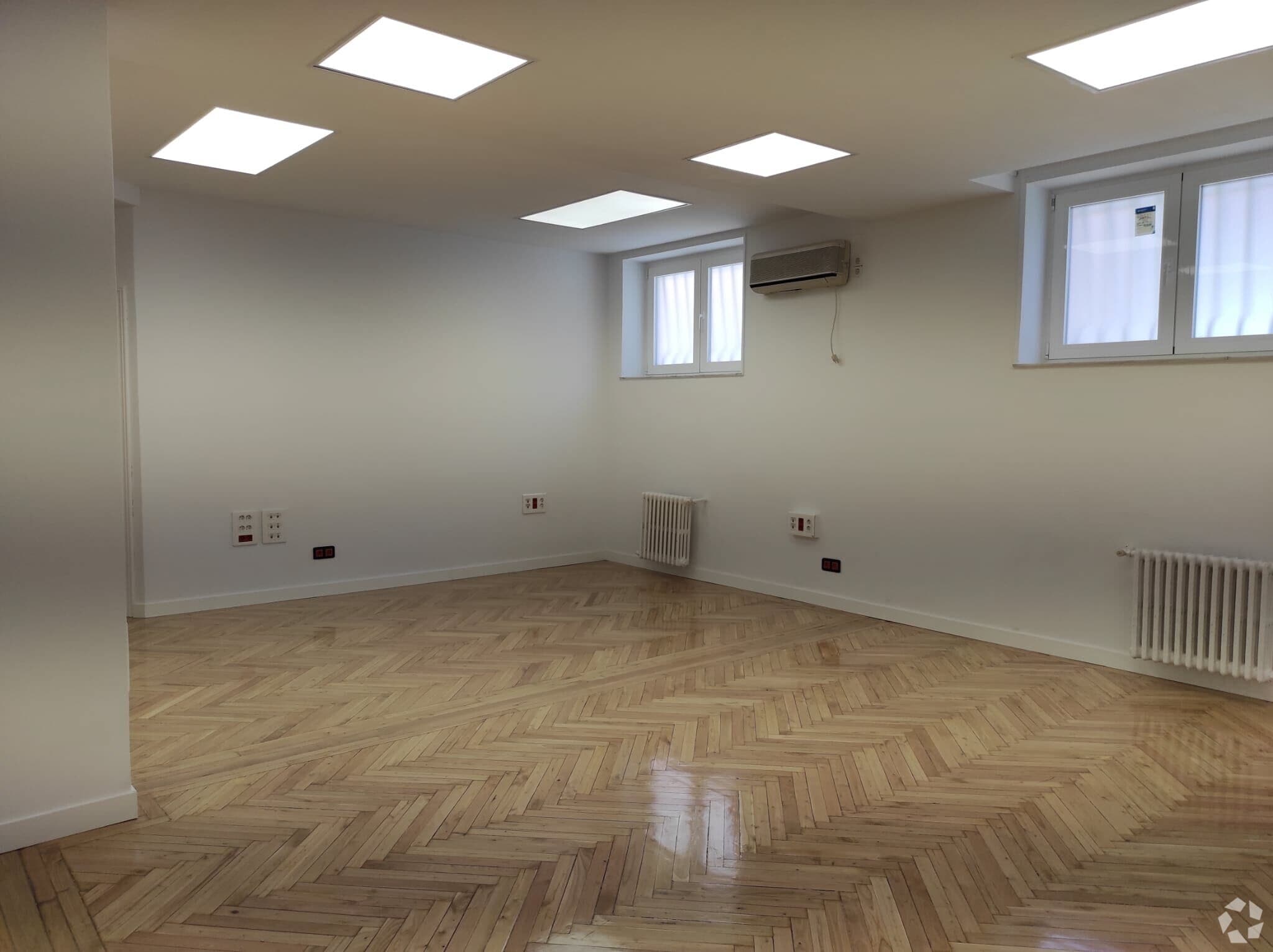 Office in Madrid, Madrid to rent Interior Photo- Image 1 of 8
