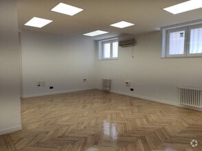 Office in Madrid, Madrid to rent Interior Photo- Image 1 of 8