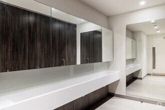 26 Wembley Park Blvd, Wembley to rent Interior Photo- Image 2 of 4