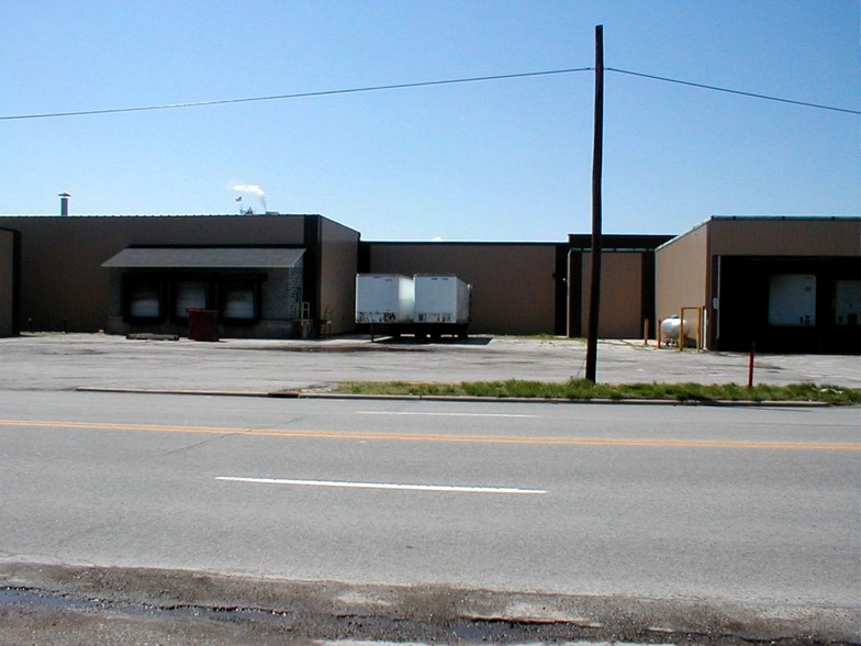 500 N US Highway 31, Austin, IN for rent - Building Photo - Image 2 of 17