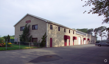 2225 Plainfield Pike, Johnston, RI for sale Primary Photo- Image 1 of 1