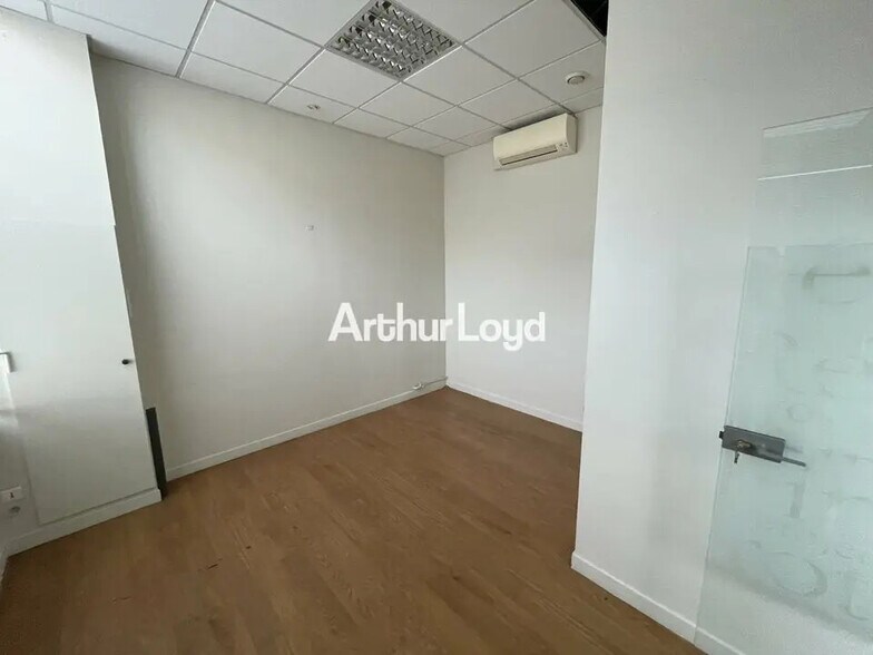 Retail in Châlons-en-Champagne for sale - Interior Photo - Image 3 of 8