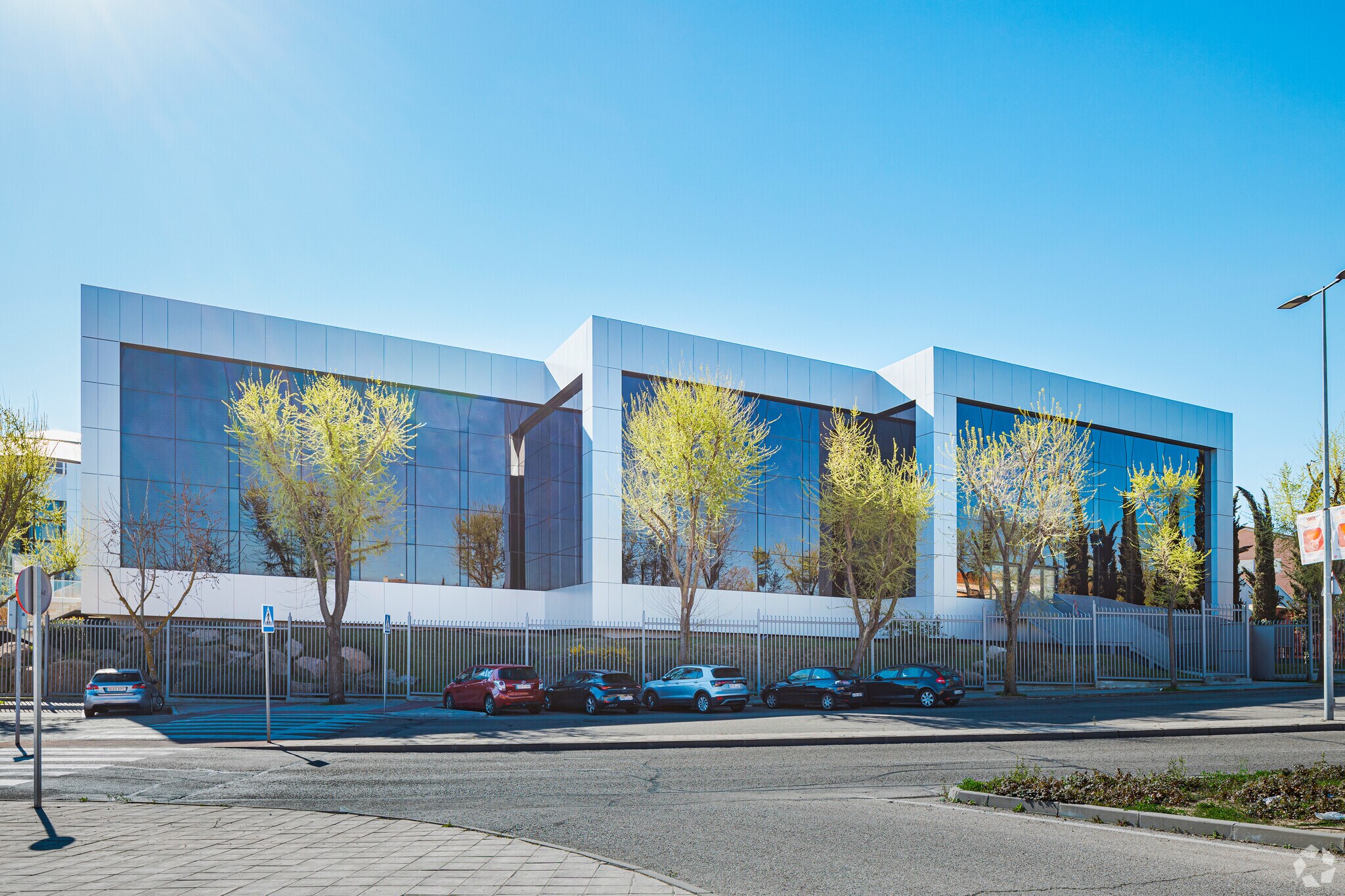 Avenida Tenerife, 4-6-6, San Sebastián de los Reyes, Madrid to rent Building Photo- Image 1 of 12