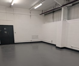 Victoria St, Oldham to rent Interior Photo- Image 1 of 3