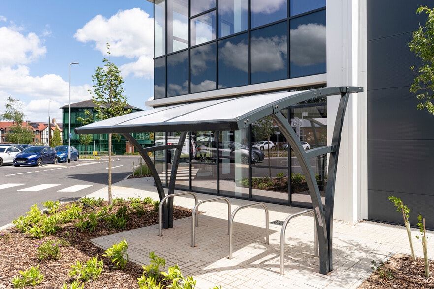 John Nike Way, Bracknell to rent - Building Photo - Image 2 of 13