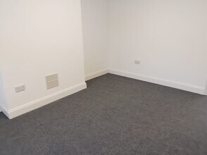 7 Queen St, Telford to rent Interior Photo- Image 2 of 3
