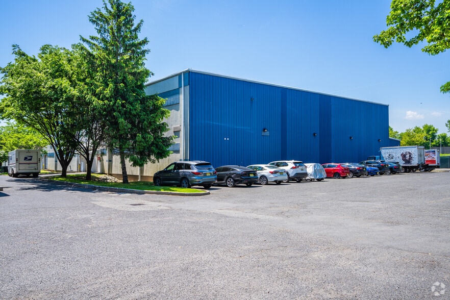 78-82 Henry St, Secaucus, NJ to rent - Primary Photo - Image 1 of 7