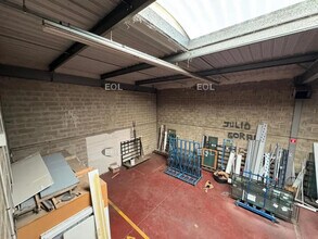 Light Industrial in Noisiel to rent Interior Photo- Image 2 of 11