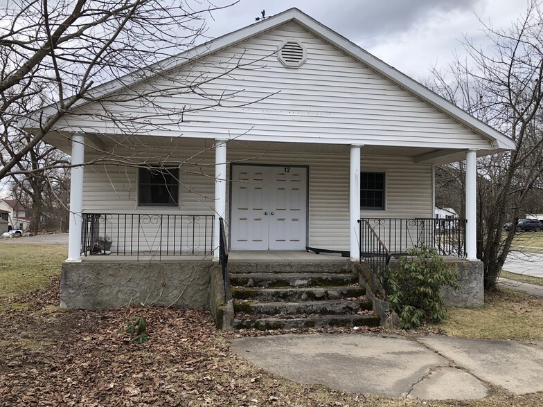 12 School St, Lake Luzerne, NY for sale - Building Photo - Image 1 of 1