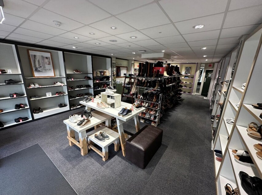 50 High St, Wickford to rent Interior Photo- Image 1 of 1