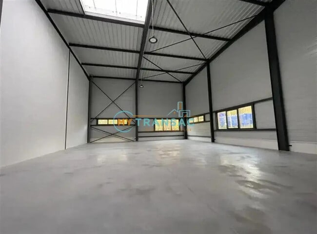 Vente Local d'activités 601 m²