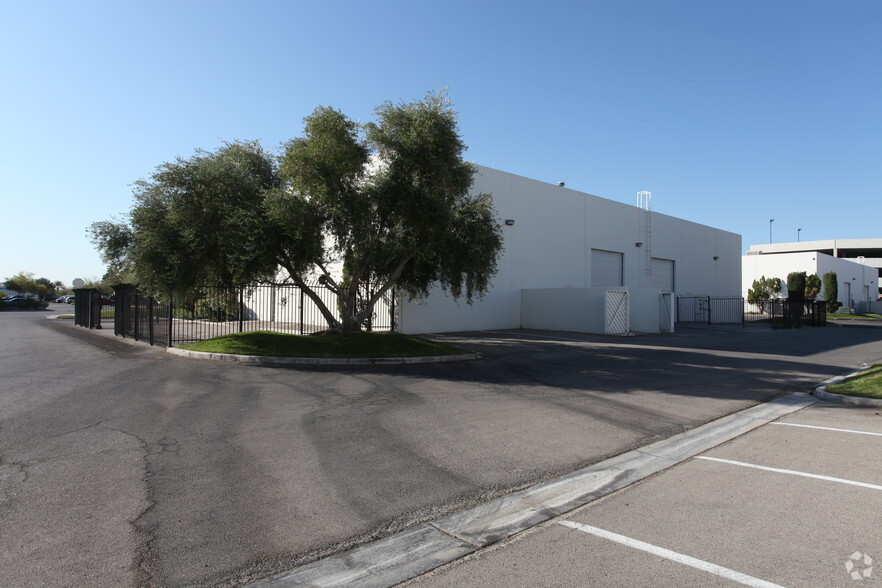 3600 W Reno Ave, Las Vegas, NV for rent - Building Photo - Image 2 of 2