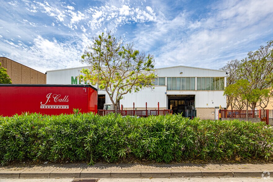 Avinguda del Progrés, 10, Viladecans, Barcelona to rent - Building Photo - Image 2 of 8