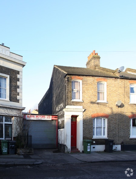 32 Albyn Rd, London to rent - Primary Photo - Image 1 of 4